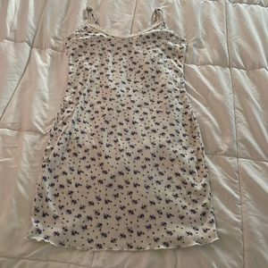 Lace trim floral dress size M. Very cute